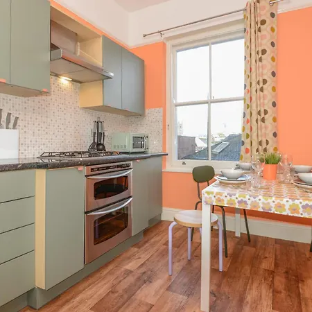 Harbour Court Plymouth - Free Parking - Tucked Away On The Barbican With Courtyard - By Ocean City Retreats Exterior photo