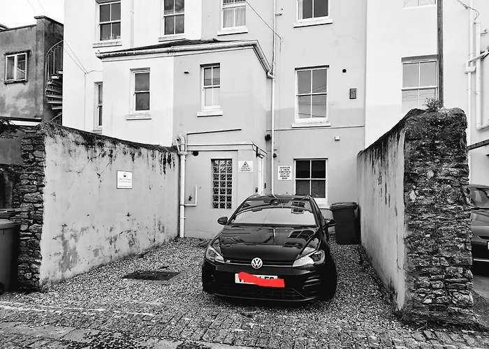 Harbour Court Plymouth - Free Parking - Tucked Away On The Barbican With Courtyard - By Ocean City Retreats